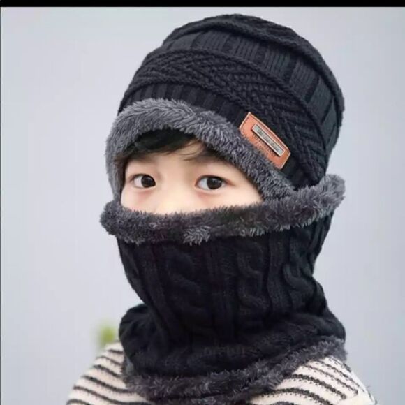 Kids 2-Pieces Winter Beanie Hat Scarf Set Brand New - Picture 2 of 16